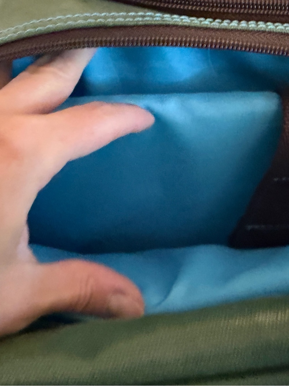 Urban Junket Green Leather carry on bags - Picture 6 of 8